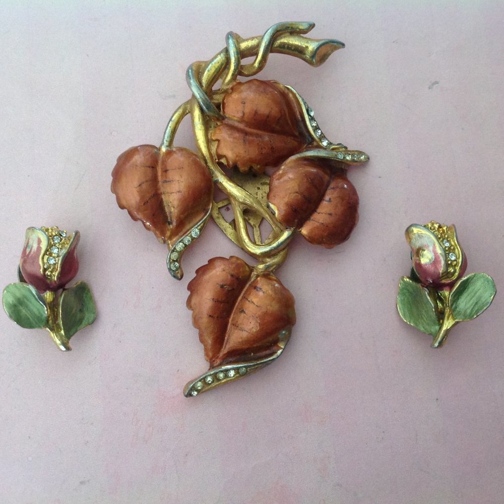 Vintage Unsigned DeRosa Leaf Dress/Fur Clip Married Earrings
